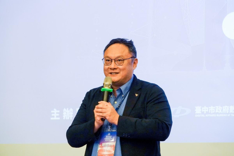 鄭照新過去是藍營的媒體名嘴。 圖:台中市政府/提供