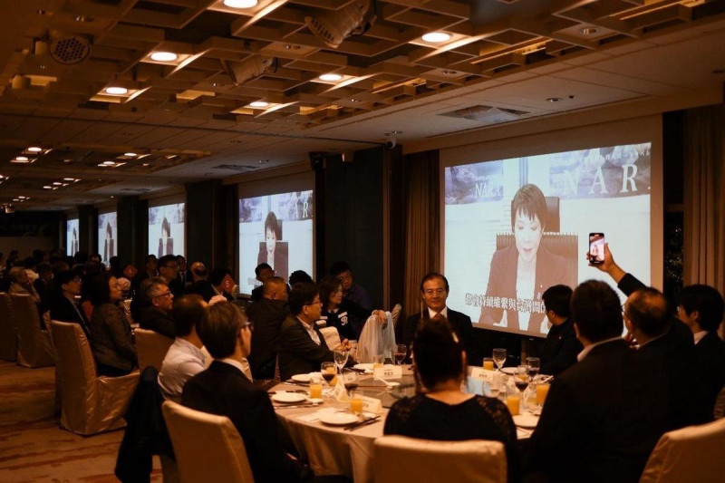 前經濟安全保障擔當大臣高市早苗線上致詞。 圖:shihyi.work 提供 前經濟安全保障擔當大臣高市早苗線上致詞。 圖:shihyi.work 提供