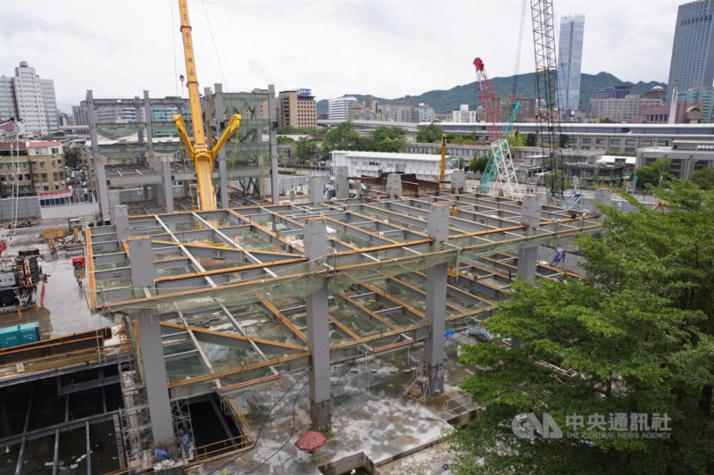 圖為京華城原址、「京華廣場」建案工地去年9月情況。（中央社檔案照片）   