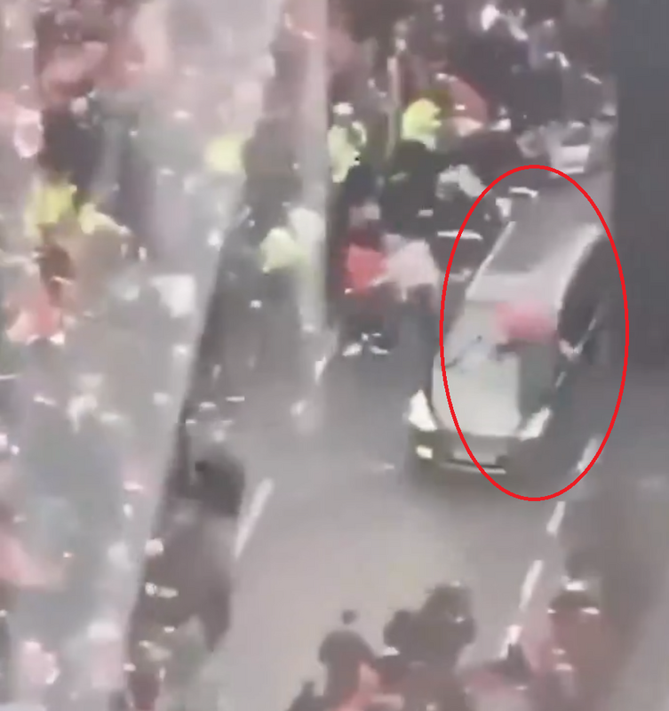 英國當地時間 26 日，利物浦市中心發生一起汽車衝撞人群事件。   圖：翻攝自 rainbow7852 X 帳號