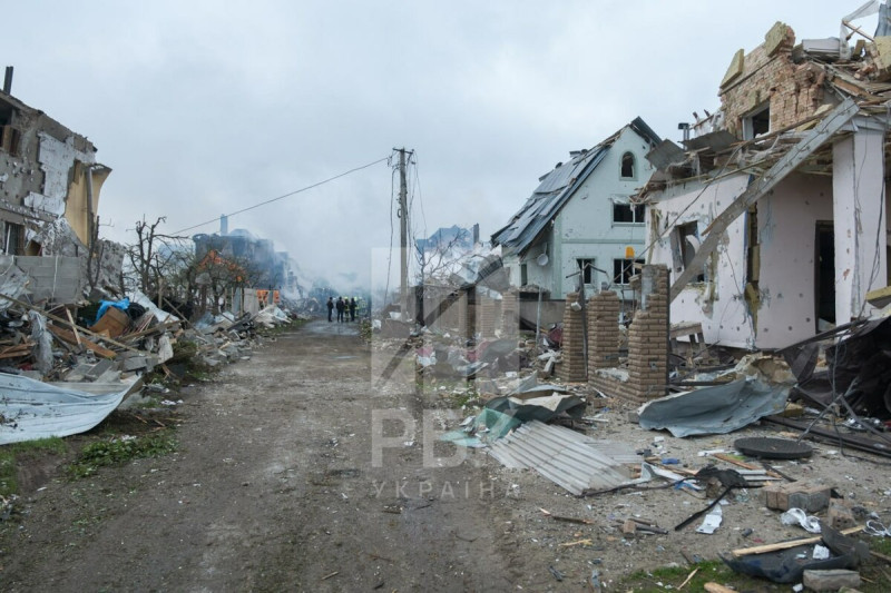 俄羅斯官方昨宣布對烏克蘭軍工基地發動大規模轟炸行動，造成數座建築物全毀、三名兒童不幸喪生。   圖：翻攝自 以色列戰爭