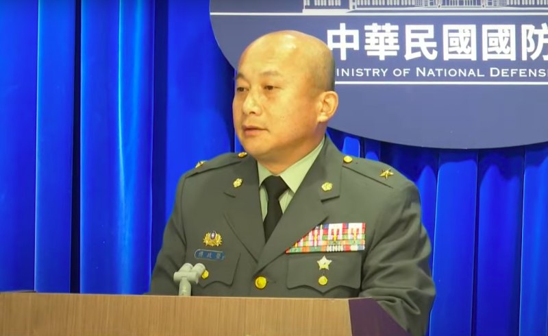 國防部人次室人才培育處處長傅政榮少將說明軍校招生女性員額相關規劃。   圖：金大鈞／攝