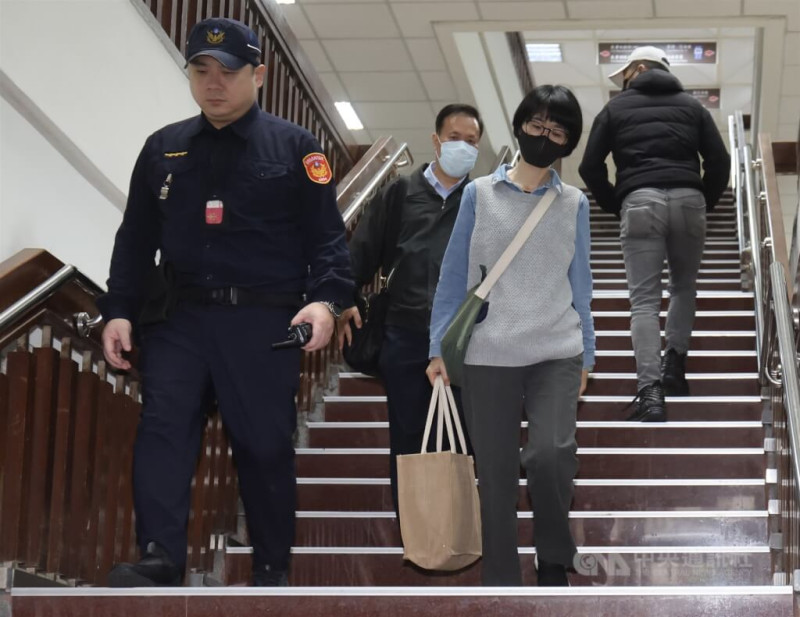 前北市都市計畫委員會執行秘書邵琇珮（前右）。（中央社檔案照片）   