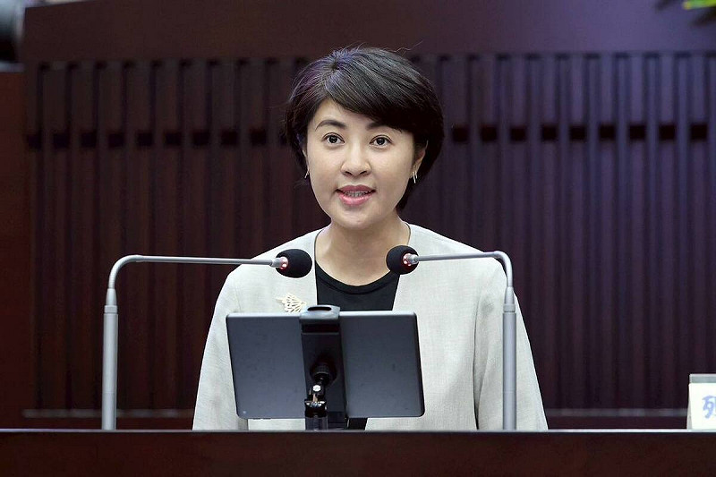 下月23日有7件藍委罷免案將進行投票，並與核三延役公投一同舉行。對此，南投縣長許淑華就擔心基層藍營長輩會投錯票，而為了保住立委席次，因此他呼籲都投下不同意票。   圖：翻攝自許淑華臉書