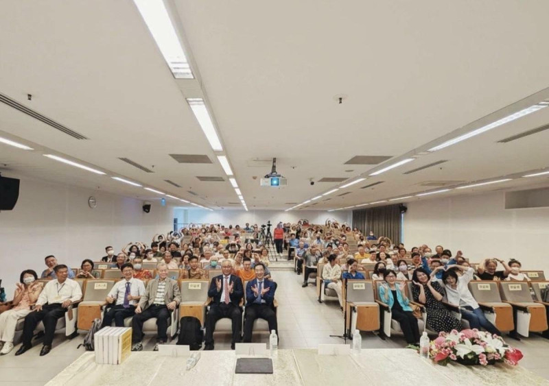 「社團法人中華民國自由通訊傳播協會」6月1日舉辦《笑談風雲》高雄場座談。   圖：中華民國自由通訊傳播協會提供