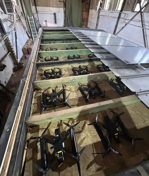 烏軍FPV攻擊無人機。 圖 : 翻攝自紅星新聞 烏軍FPV攻擊無人機。 圖 : 翻攝自紅星新聞