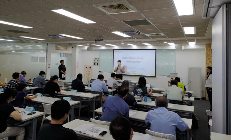 高雄市碳預算歷經10場次以上專家、產業、公民團體溝通會議。   圖：高雄市環保局/提供