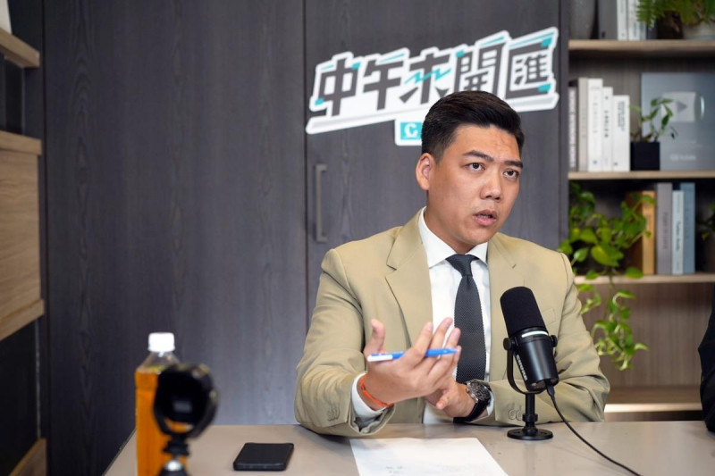 民進黨立委吳思瑤罷免案召集人賴苡任。   圖：《CNEWS匯流新聞網》政論節目《中午來開匯》/提供