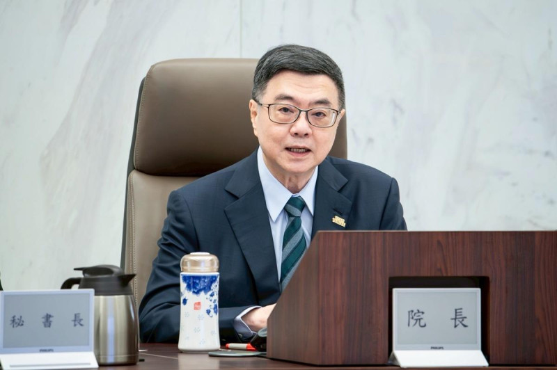 台北市長蔣萬安昨（4）日下午與8名縣市首長或代表前往行政院提出訴願，更喊出「拒絕中央宰割」。行政院長卓榮泰今（5）天在院會中強調，「我們自己都無力自保，何來宰割？」   圖：行政院提供