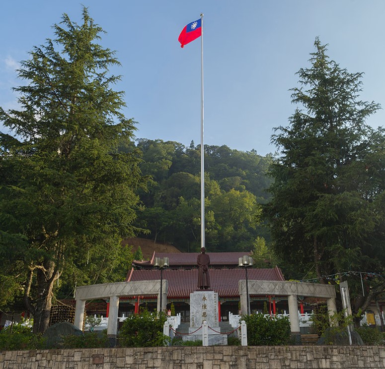 梨山賓館蔣公銅像將移至室內引起居民不滿。   圖 : 翻攝自梨山賓館官網