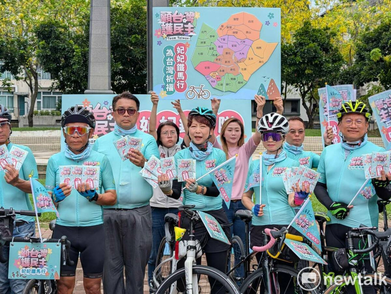 立委陳亭妃舉行「南氣北補」挺進罷免藍委選區應援記者會，她表示，只要中選會宣布哪些藍委選區進入第三階段罷免投票，妃妃鐵馬隊會立即將台南民主之氣的拼圖與為台灣祈福的香火袋帶往各罷免藍委選區，呼籲共同站出來守護台灣的民主價值。   圖：陳亭妃服務處提供