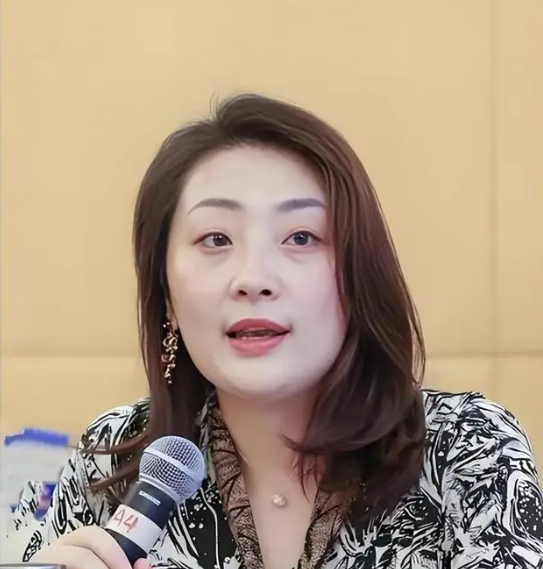 現任董事長宗馥莉曾嘗試將娃哈哈集團名下 387 件商標轉移至她控股的杭州娃哈哈食品有限公司。 圖:翻攝自百度