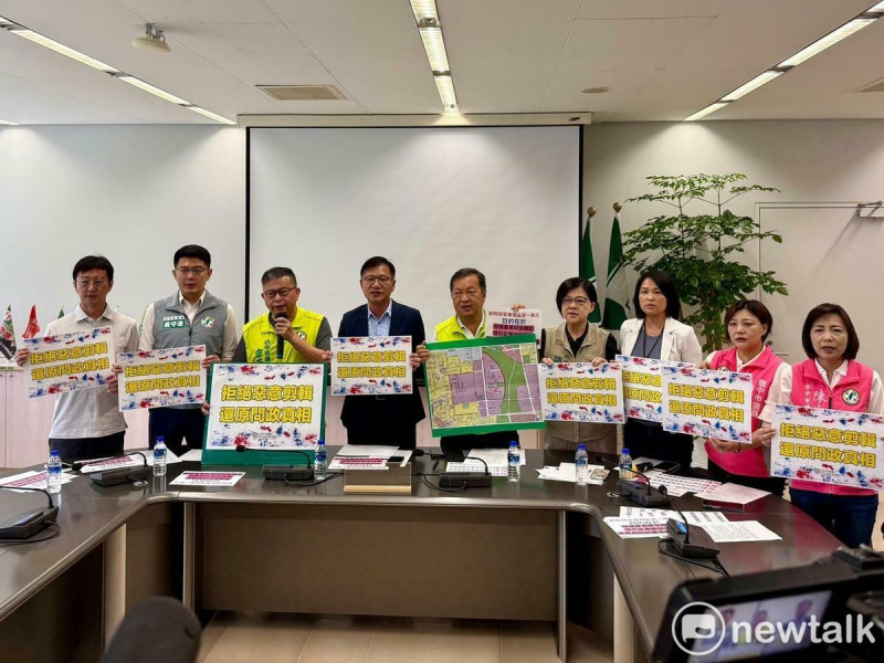 民進黨團召開記者會,痛批這種操作不僅無恥,更是蓄意混淆視聽、誤導市民,對此民進黨團公開還原真相、正告側翼勿再操弄輿論。 圖:唐復年/攝