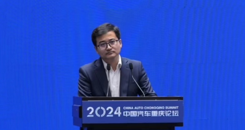比亞迪的公關總經理李雲飛則表現得較為「科技掛帥」，強調要用創新對抗內捲。 圖:翻攝自百度