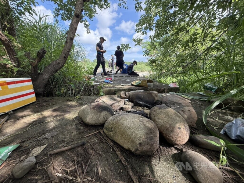 越南籍阮姓男移工8日傍晚和4名友人前往苗栗縣後龍溪烤肉，戲水過程中疑落水失蹤，苗栗縣消防局搜救未尋獲，9日持續搜索。中央社記者管瑞平攝  114年6月9日   