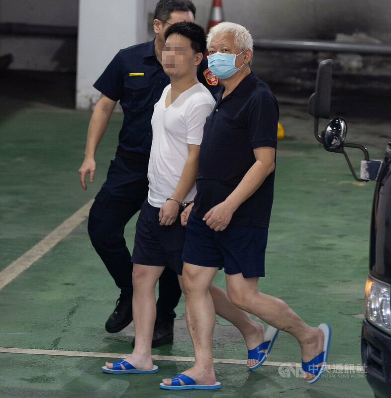 台北地檢署偵辦前民進黨黨工涉共諜案，10日依違反國安法等罪起訴黃取榮（前）等人，其中黃取榮涉洩漏國家機密給中國情工人員，檢方求處合計18年6月徒刑。中央社記者謝佳璋攝  114年6月10日   