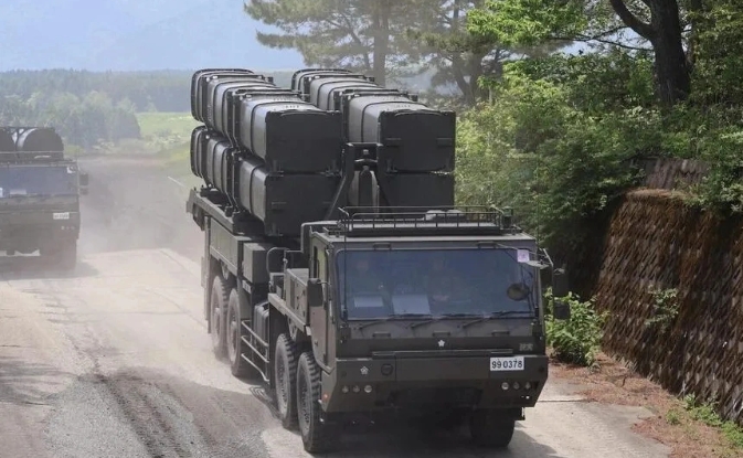 日本自衛隊四聯裝的改進型12式反艦導彈發射車。 圖 : 翻攝自樞密院十號