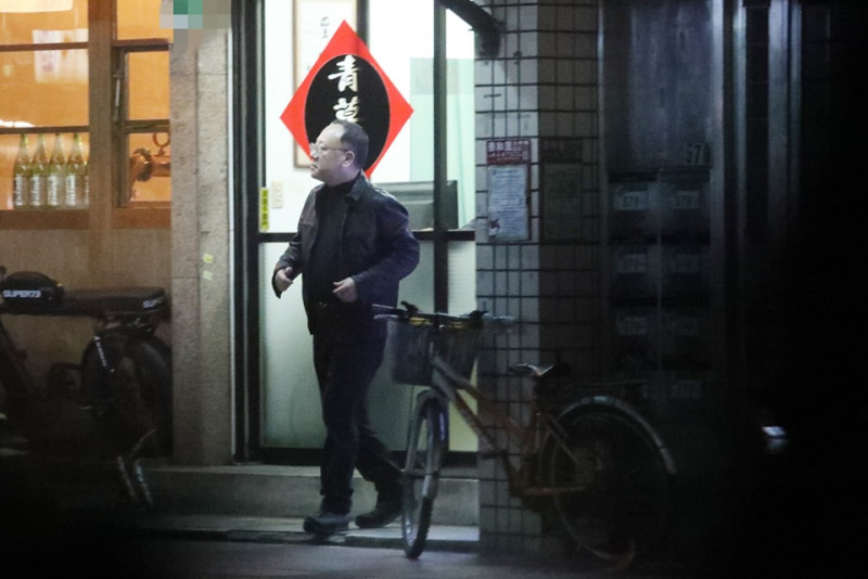 侯漢廷爆料史哲搭公務車去推拿診所。   圖：翻攝自侯漢廷臉書