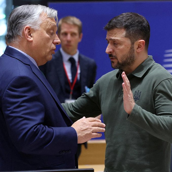 烏克蘭總統澤連斯基(右)近日強烈抨擊匈牙利總理奧爾班（Viktor Orbán）的反烏克蘭立場和行動，直言其政策是「歷史性錯誤」，不僅損害烏克蘭，更間接協助了俄羅斯總統普丁。   圖:翻攝自X帳號@nexta_tv