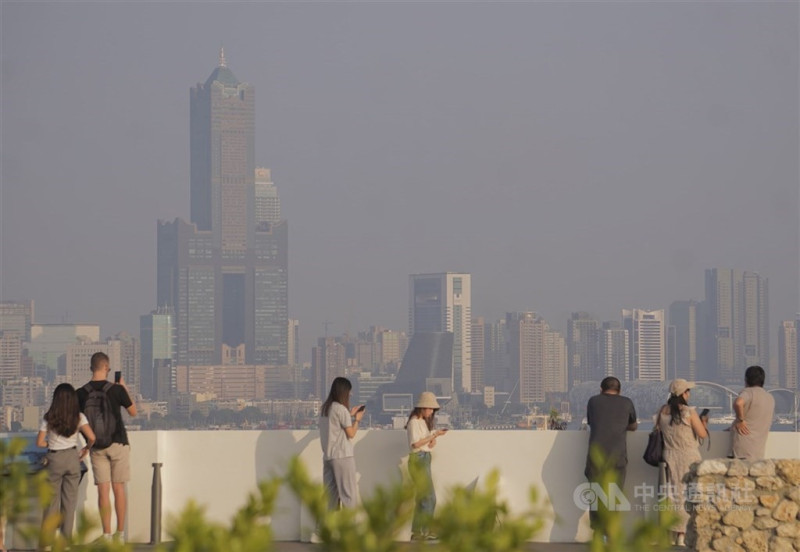 圖為高雄地區空氣品質不良。（中央社檔案照片）   圖：中央社提供