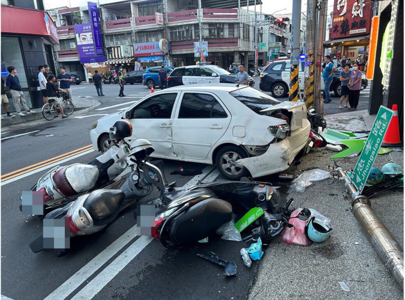 雲林縣虎尾鎮113年9月發生2車街頭飛車追逐，多名民眾受傷，雲林檢方認定林姓男子等5人因新台幣10萬元債務而嚴重危害公共安全，提起公訴並建請至少量處7年徒刑。（檢方提供）中央社記者姜宜菁傳真  114年6月12日   