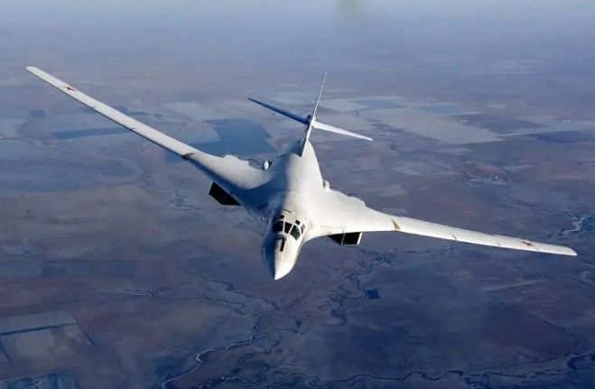 俄軍圖－１６０戰略轟炸機。   圖 : 翻攝自央視軍事