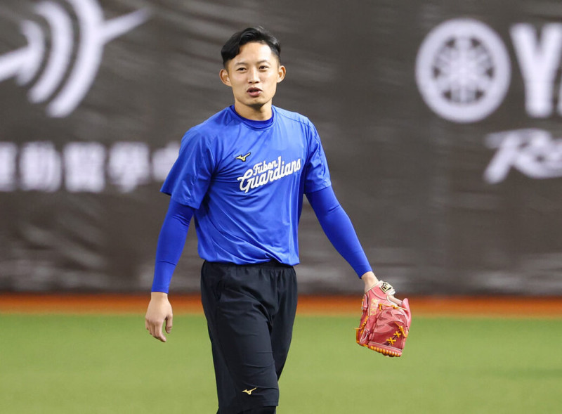 中華職棒富邦悍將隊江國豪（圖）2024年底開刀清骨刺，未能趕上開季。經過復健、二軍比賽，江國豪12日開始隨隊一軍，他受訪時表示，盼接下來可以盡最大努力為球隊守勝。（富邦悍將提供）中央社記者楊啟芳傳真 114年6月12日   