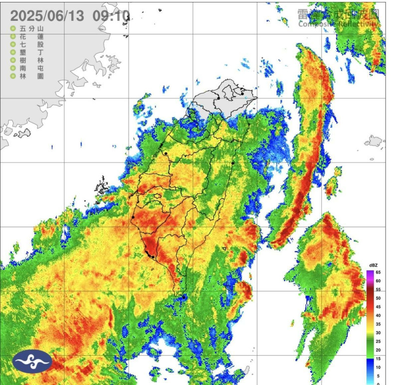 熱帶性低氣壓登陸花蓮後,今日風向轉為西南風,台灣西南部地區雨勢劇烈。 圖:中央氣象署