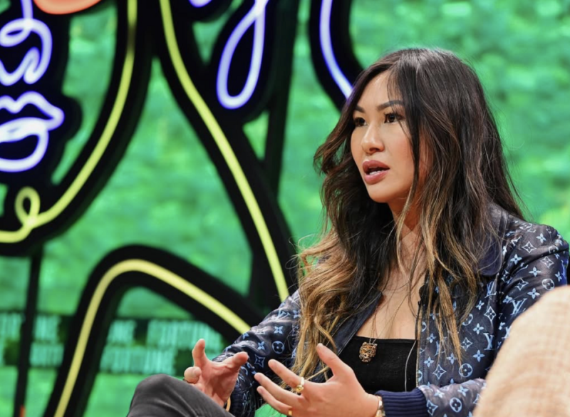 全美最年輕的白手起家女性億萬富豪－－郭露西（Lucy Guo）。   圖：擷取自郭露西（Lucy Guo）的社群媒體 Instagram