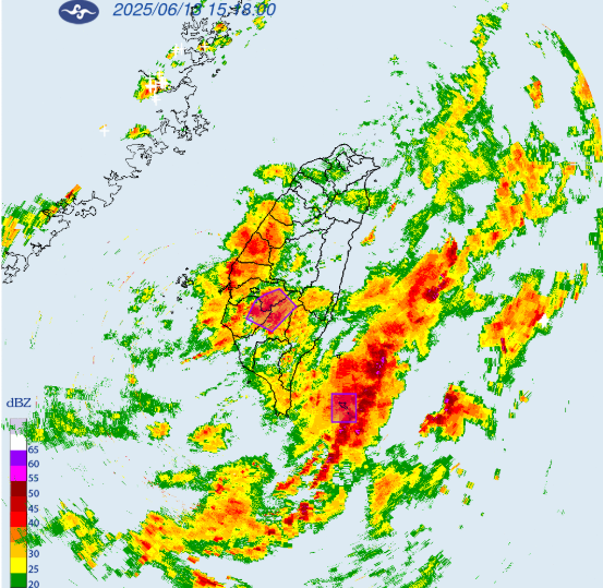 氣象署也針對「嘉義縣、台南市、高雄市」發布大雷雨即時訊息,持續時間至16時30分止。氣象署也另對嘉義縣、台南市發災防告警。 圖:翻攝自中央氣象署官網