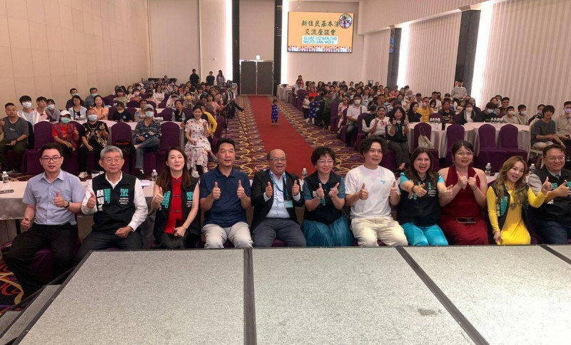 近三百人熱情參與新住民基本法交流座談會。 圖:民眾黨高雄市黨部/提供