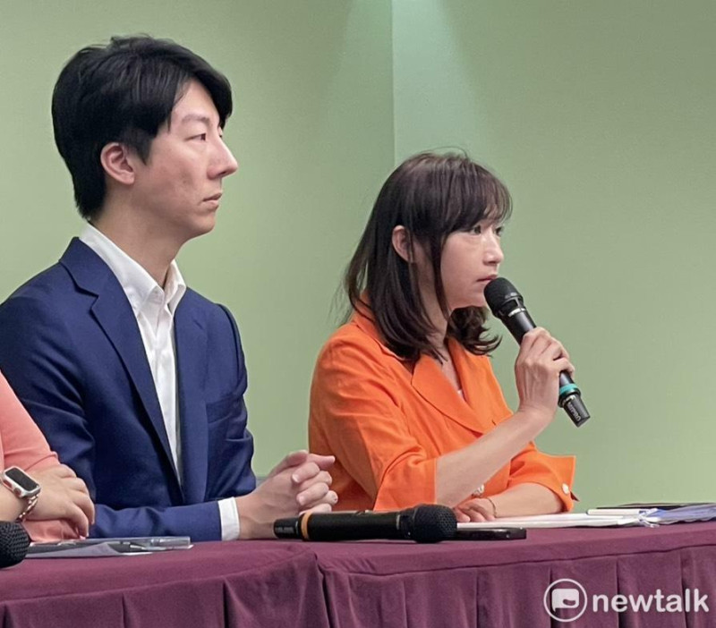 許淑華質疑，館長一下飛機講大罷免，是否中共給予新任務。   圖：高逸帆／攝