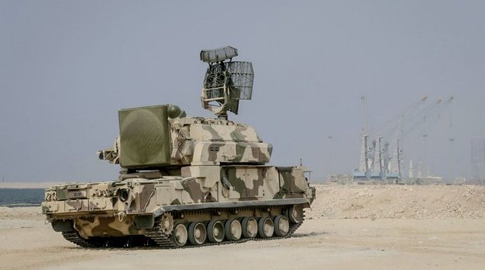 雖然伊朗試圖出動防空武器反擊以軍的空襲行動,但效果十分有限。 圖:翻攝自 @BabakTaghvaee1 X 帳號 雖然伊朗試圖出動防空武器反擊以軍的空襲行動,但效果十分有限。 圖:翻攝自 @BabakTaghvaee1 X 帳號