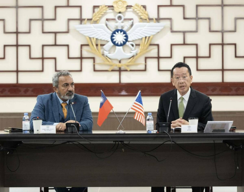 國防部長顧立雄昨日接見美國聯邦眾議院「國會臺灣連線共同主席貝拉議員及訪團成員，感謝長期對臺灣民主自由的肯定與支持。   圖：國防部提供