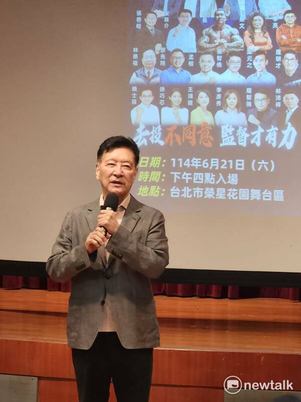 「戰鬥藍」召集人趙少康預告6月21日將舉辦首場反罷免大型造勢。   圖：黃建豪/攝
