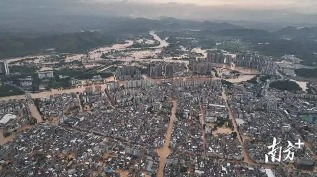 6月18日早7時,懷集縣市最新空拍圖。 圖:翻攝自DV現場 6月18日早7時,懷集縣市最新空拍圖。 圖:翻攝自DV現場