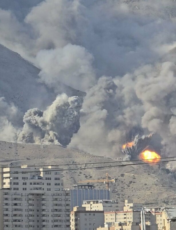 軍事專家分析,伊朗政權腐敗與其受到嚴重打擊,軍事量能又進一步下降有關。 圖:擷取自 ChrisO_wiki 的 X