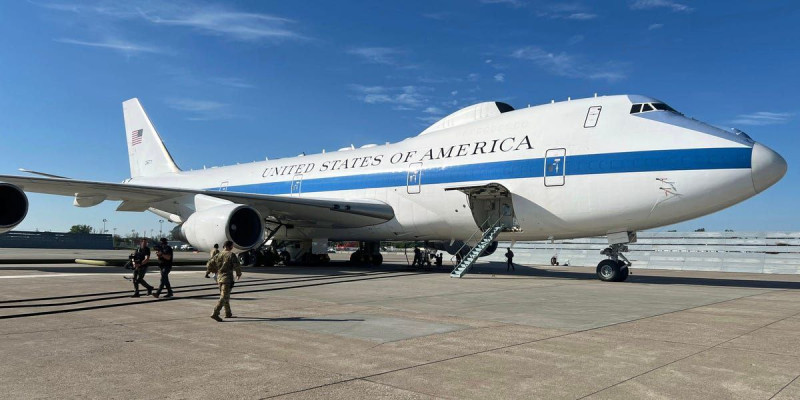 E-4B 「夜巡者」指揮機,又稱「末日飛機」。 圖:翻攝自 X E-4B 「夜巡者」指揮機,又稱「末日飛機」。 圖:翻攝自 X