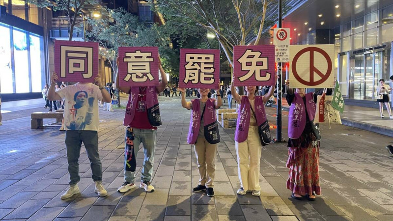 發起罷免國民黨立委徐巧芯的公民團體「剷除黑芯」。   圖：取自「剷除黑芯-信義南松山」臉書（資料照）