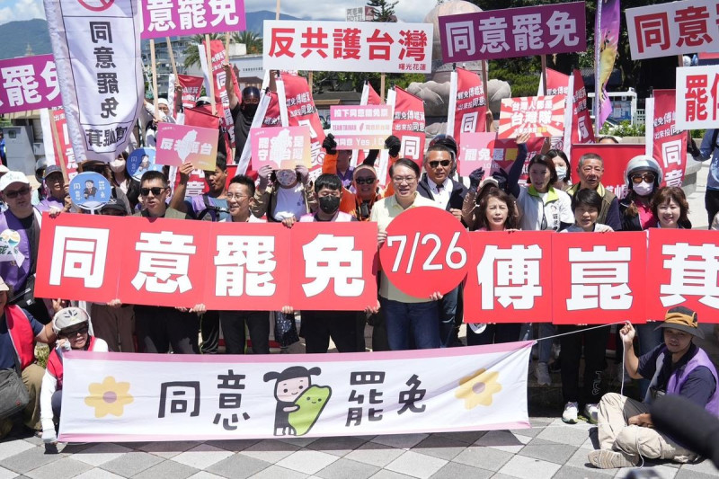 民進黨公職21日啟動全台串連力挺大罷免活動。圖中為秘書長林右昌   圖：民進黨提供