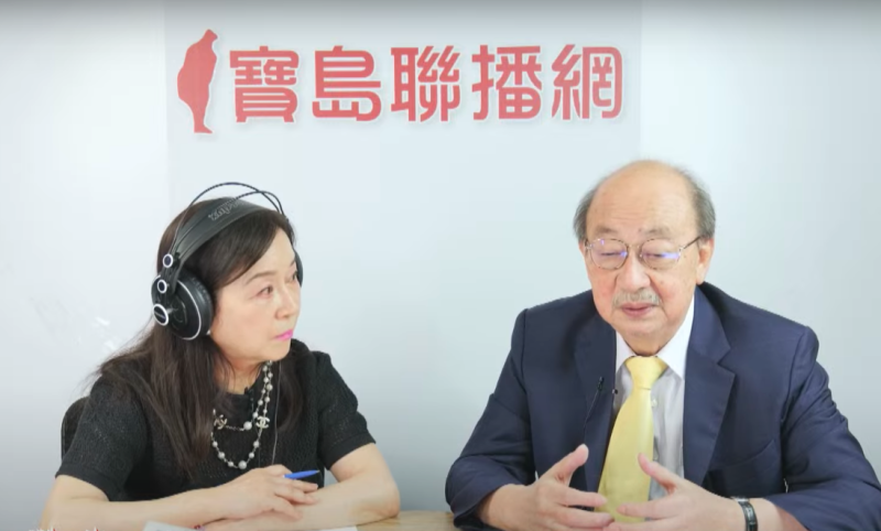 民進黨團總召柯建銘接受媒體人周玉蔻電台廣播節目「新聞放鞭炮節」專訪。   圖：翻攝自寶島聯播網YT