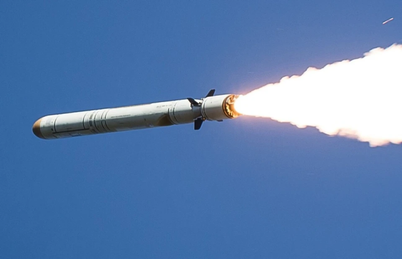 俄軍目前儲備的關鍵武器包括最多500枚的9M723「伊斯坎德爾-M」短程彈道導彈,以及超過400枚的3M14「口徑」海基巡航導彈。 圖:翻攝自 騰訊新聞 「零度」軍武評論 俄軍目前儲備的關鍵武器包括最多500枚的9M723「伊斯坎德爾-M」短程彈道導彈,以及超過400枚的3M14「口徑」海基巡航導彈。 圖:翻攝自 騰訊新聞 「零度」軍武評論