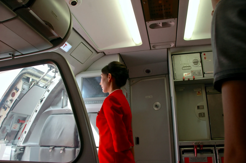 3位韓國空服員大力稱讚台灣旅客非常有禮貌，下機會主動向她們打招呼。（示意圖，unsplash）   