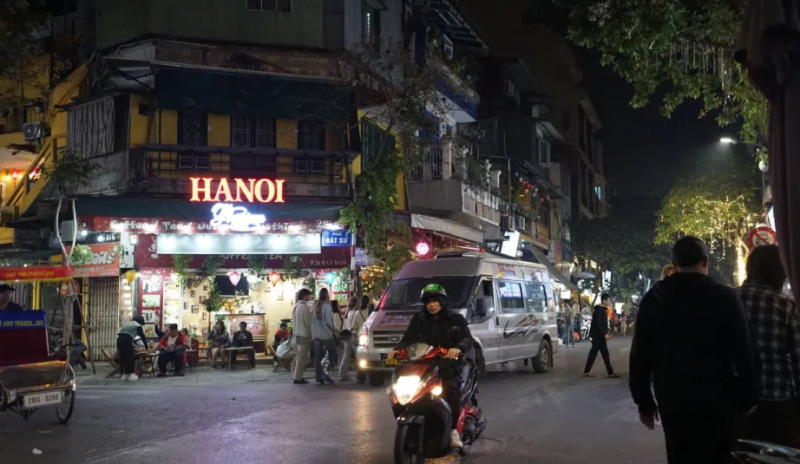 然而，這場改革並非沒有挑戰。根據內政部的預測，省市合併後，約 79,339 名公務員將辭職或提前退休，另外還有約 23,000 人受到中央機構改革的影響，總計將有超過 10 萬名公職人員面臨轉職壓力。   圖:翻攝自南方周末