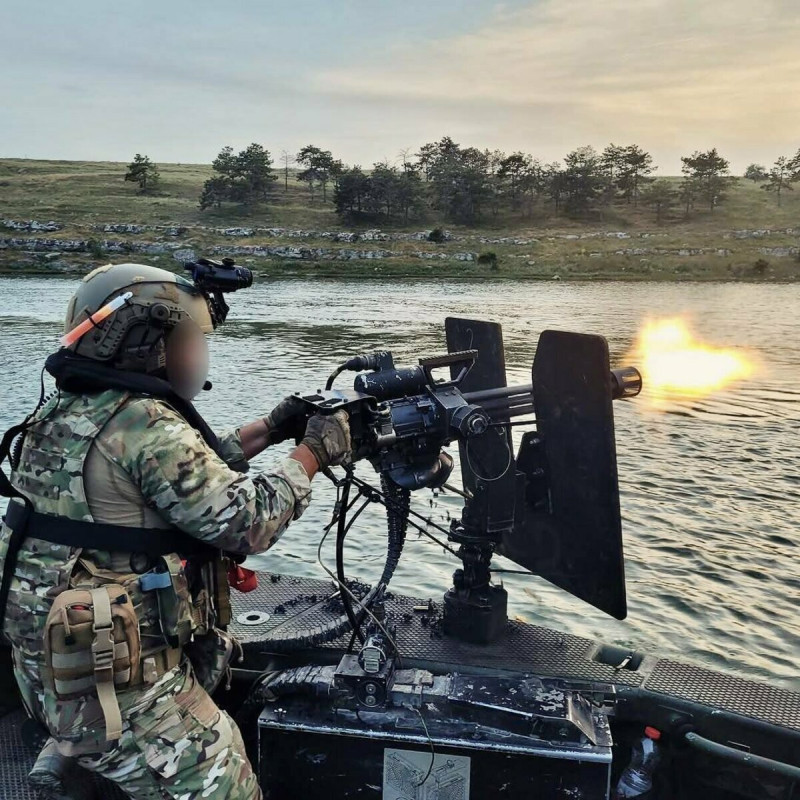 美國供應的 M134 迷你砲(Minigun) 圖:翻攝自X @OSINTtechnical 美國供應的 M134 迷你砲(Minigun) 圖:翻攝自X @OSINTtechnical