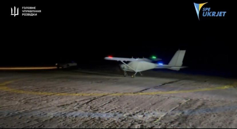 烏軍以輕型飛機 Aeroprakt A-22 改裝的大型自殺式無人機。 圖:翻攝自 X@NoelReports