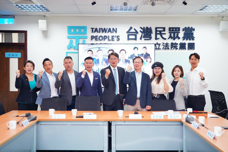台北市議會議長戴錫欽今率隊拜會民眾黨主席兼黨團總召黃國昌與多位黨籍立委、黨籍議員。 圖:民眾黨 / 提供