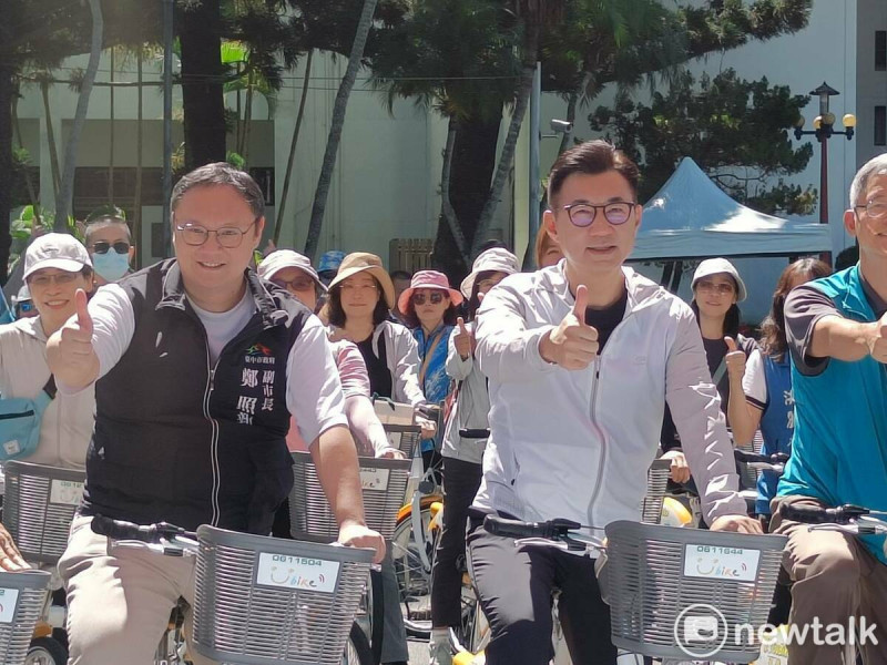 江啟臣、鄭照新一同領騎。   圖：唐復年/攝