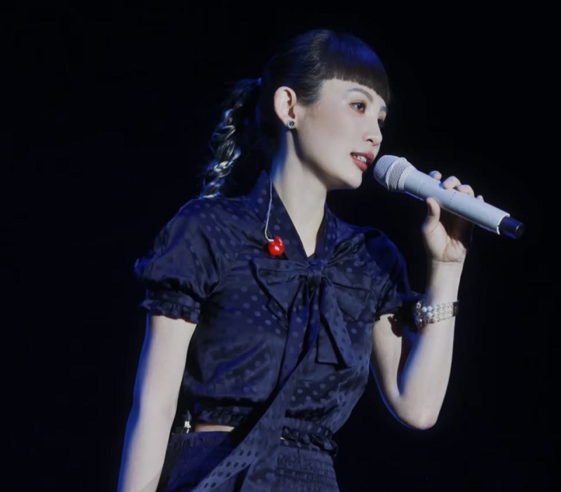 今年的「華語最佳女歌手獎」由魏如萱奪下。   圖：翻攝自魏如萱IG