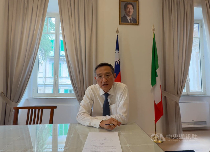 駐義代表蔡允中接受中央社訪問,認為義大利退出一帶一路是正確決定,因為成效不彰且帶來負面影響。 圖:中央社 駐義代表蔡允中接受中央社訪問,認為義大利退出一帶一路是正確決定,因為成效不彰且帶來負面影響。 圖:中央社